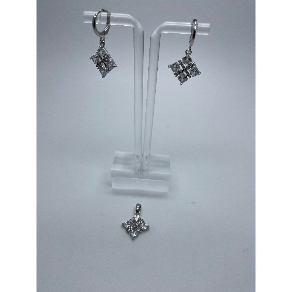 3 Piece Jewelry Set, Silver Earrings and Pendant Set, Gift For Her. Gift For Mom